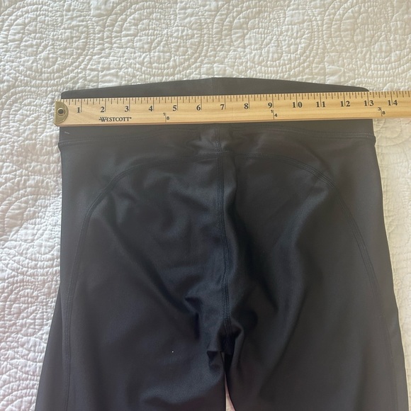 Under Armour Compression Pants. Size Medium - Picture 7 of 8